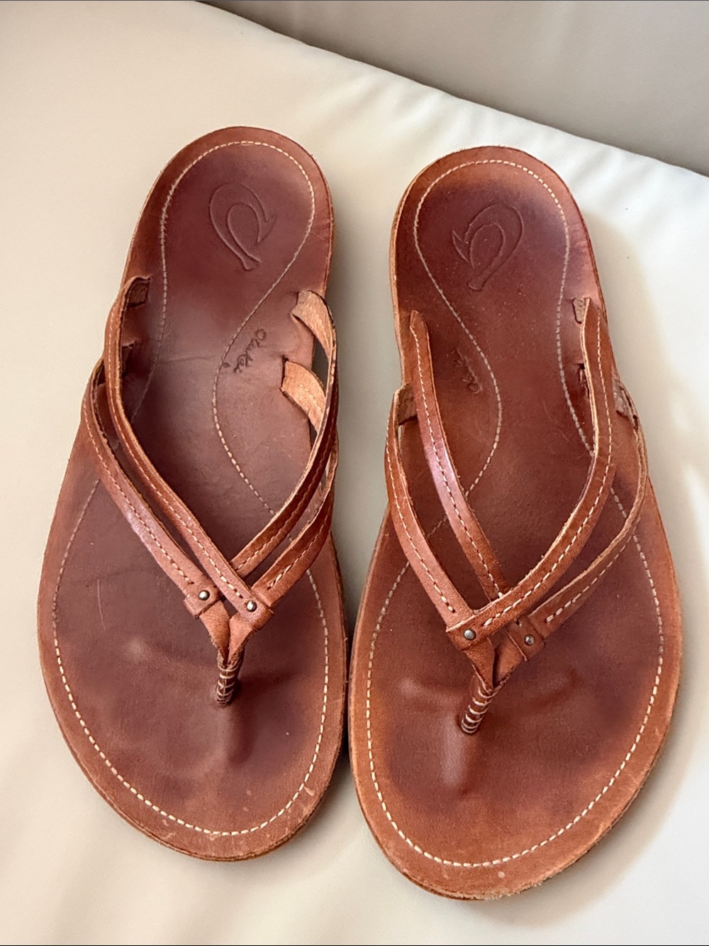OluKai Brown Leather Women's Thong Sandals